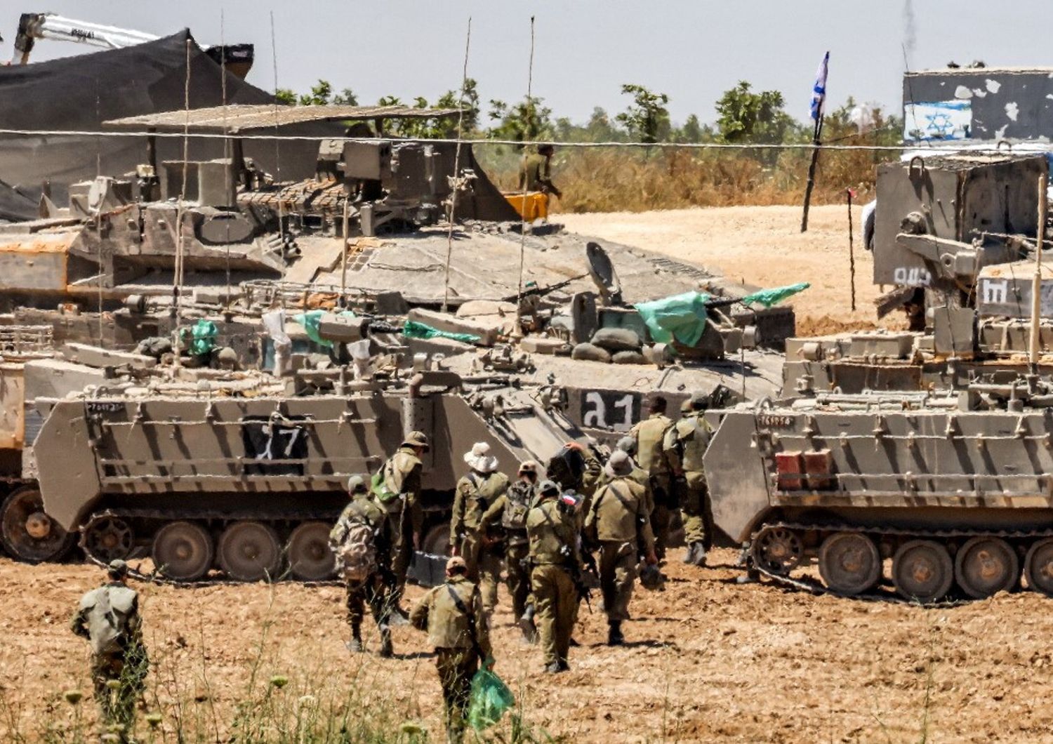 Le truppe israeliane schierate a Gaza