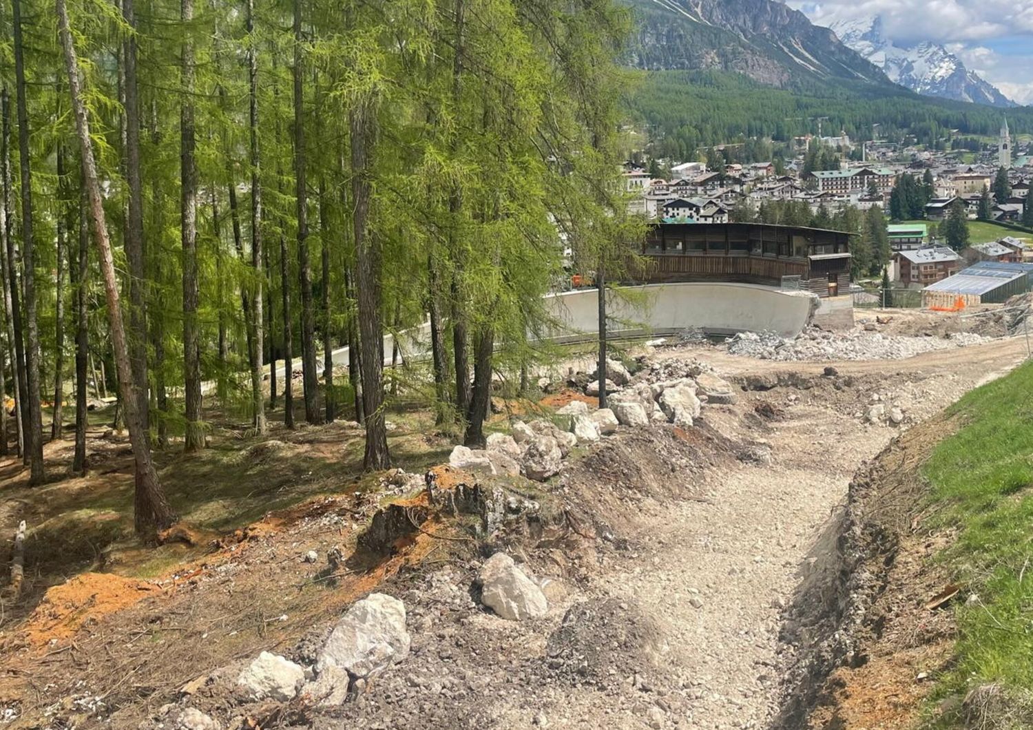 Demolizione della vecchia pista di bob