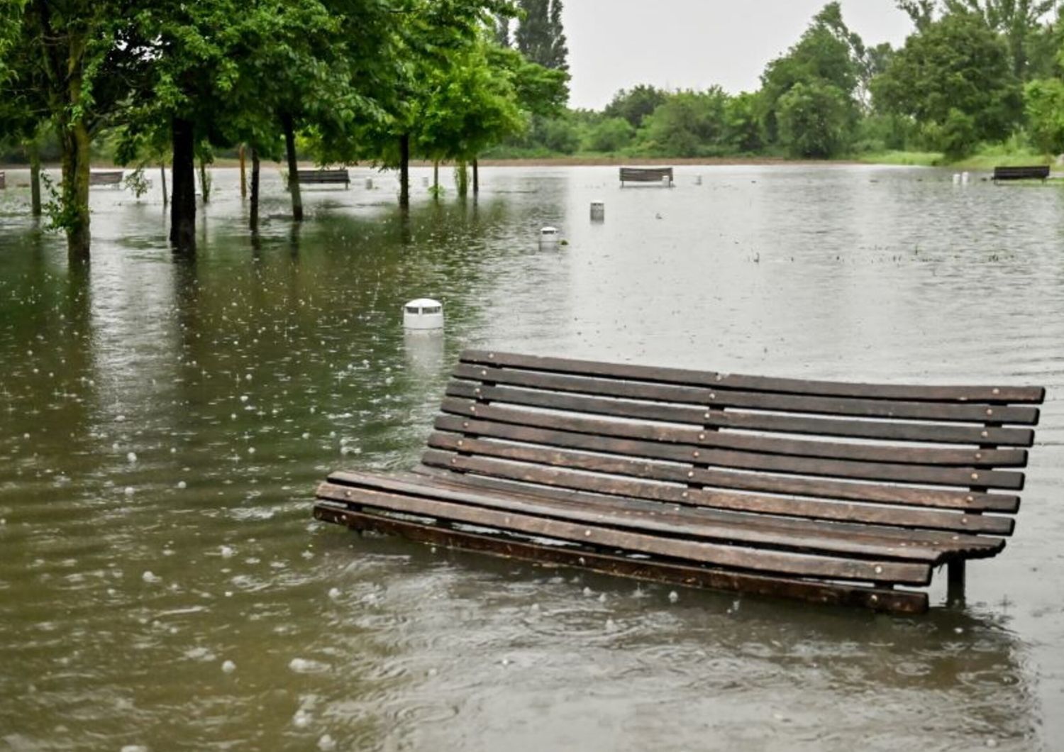 Milano, esonda il Lambro nel quartiere di Ponte Lambro