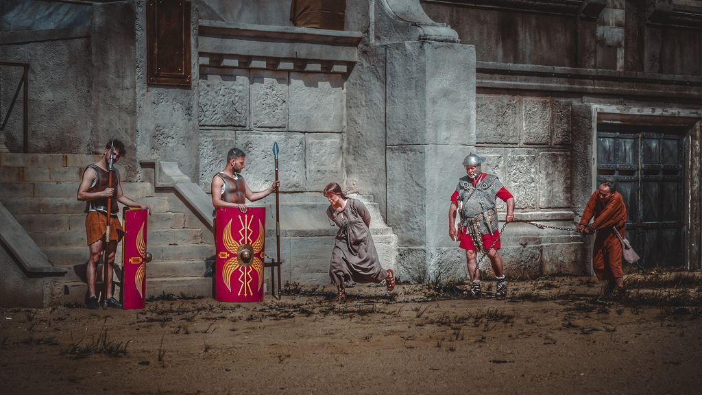 Tra gladiatori, legionari e bighe, a Cinecittà World c'è 'Roma on fire'