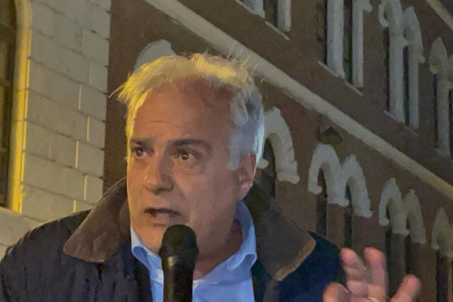 Il padre di Ilaria Salis a Cagliari