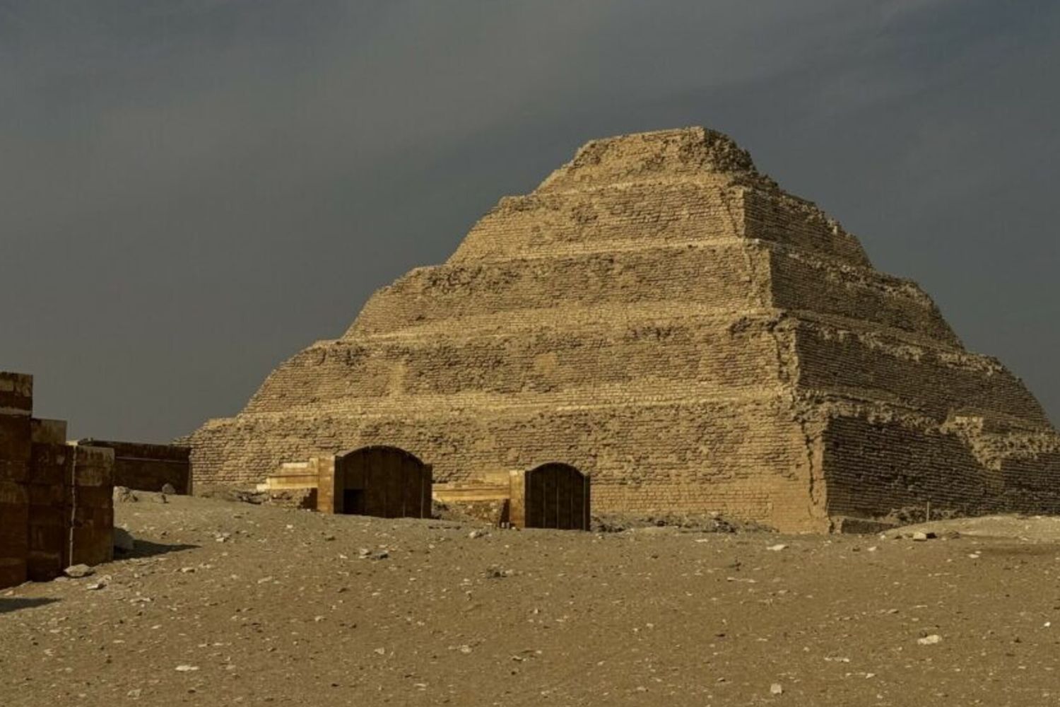 La piramide a gradoni di Djoser, costruita durante la Terza Dinastia