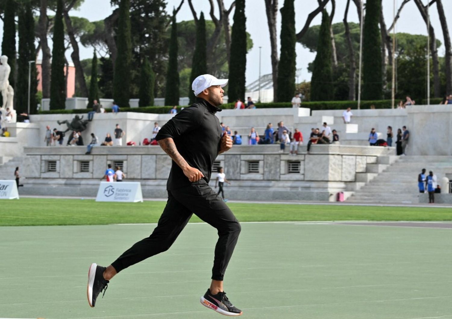 atletica jacobs vince cento metri stadio dei marmi