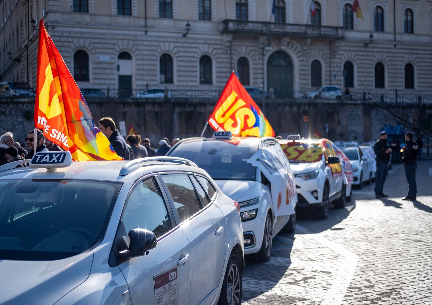 protesta tassisti in piazza a roma