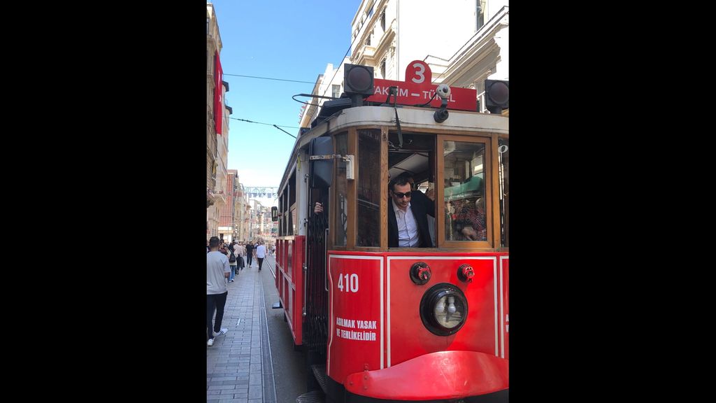 Il tram simbolo di Istanbul cambia motore ma non aspetto