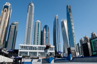 Ragazzi sullo skateboard, Dubai