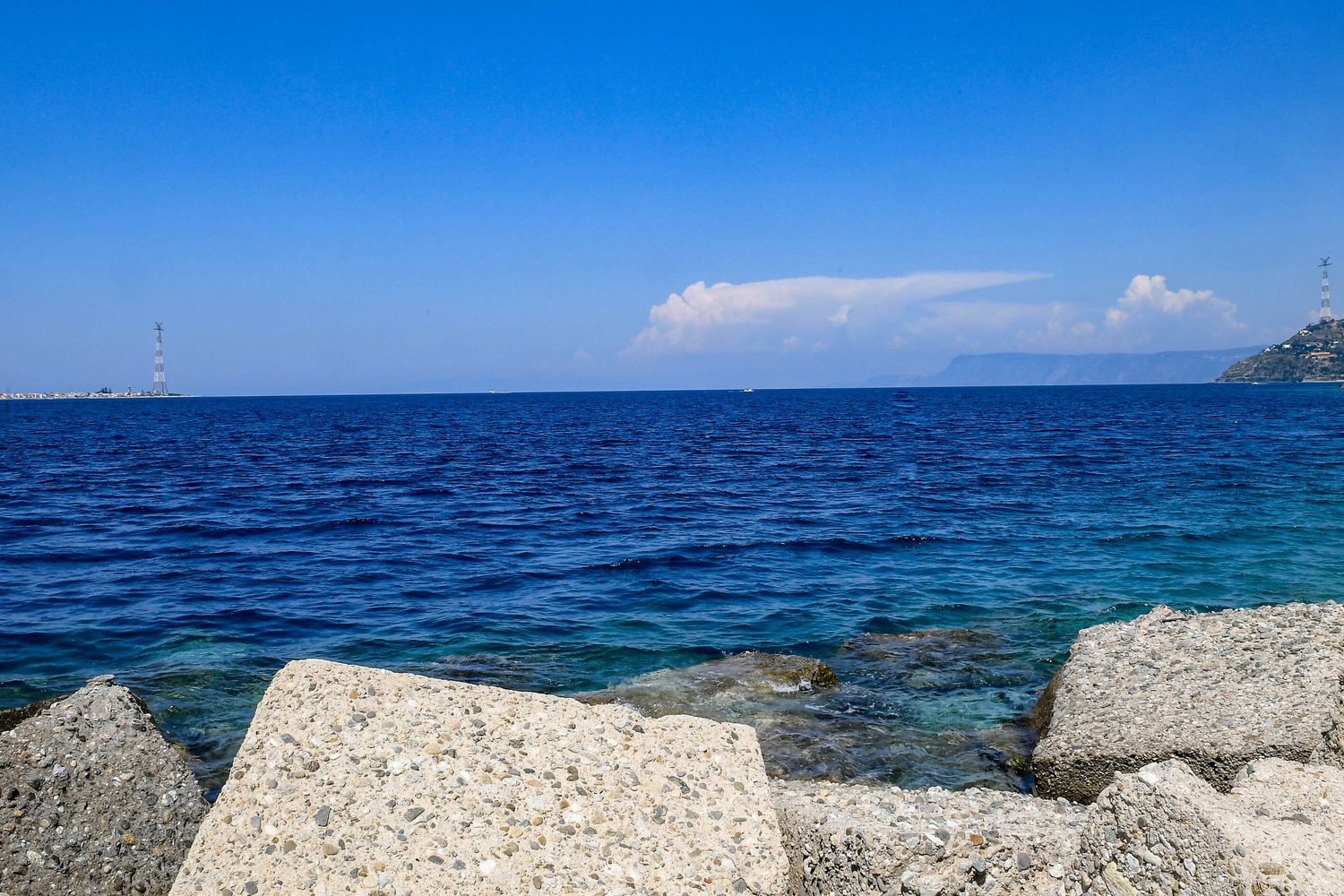 La veduta dello Stretto di Messina da Villa San Giovanni