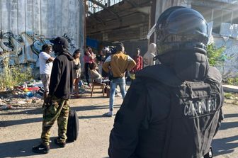 sgombero migranti officine tor cervara roma