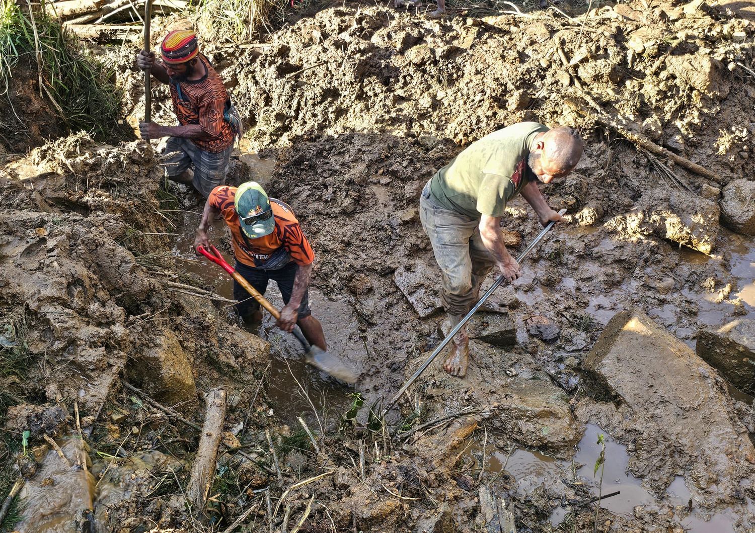 Papua Nuova Guinea duemila sepolti vivi frana