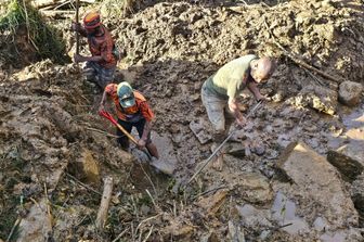 Papua Nuova Guinea duemila sepolti vivi frana