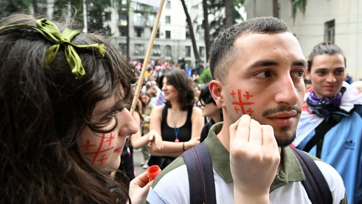 Manifestanti a Tbilisi