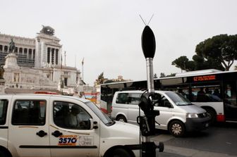 Roma, Piazza Venezia, rilevamenti acustici per la misurazione del rumore