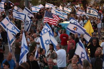 Israeliani in piazza contro Netanyahu