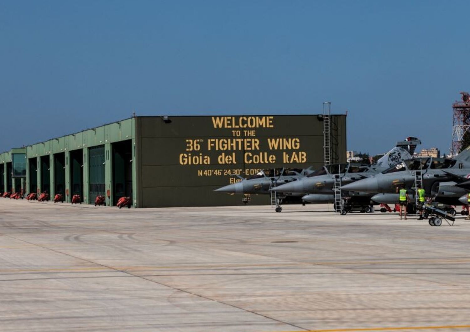 Esercitazione dell'Aeronautica a Gioia del Colle