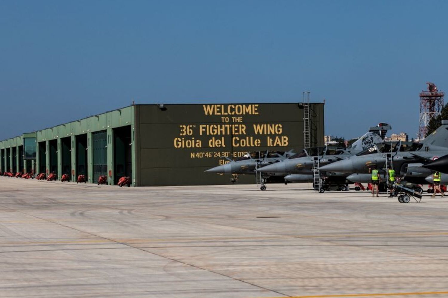 Esercitazione dell'Aeronautica a Gioia del Colle