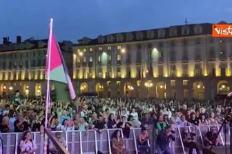 Europee, il concerto in piazza a Torino per la chiusura campagna elettorale di Avs