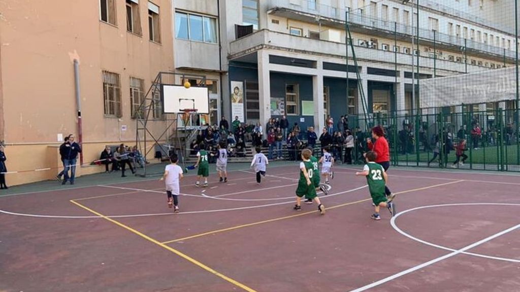 Il campo di basket della parrocchia di San Giuseppe al Trionfale