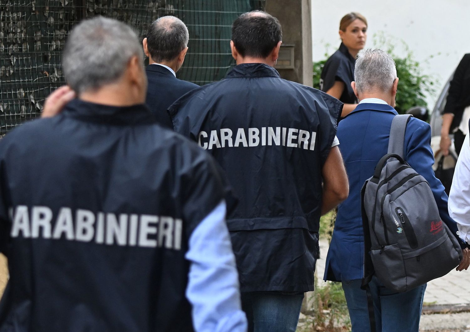 Sopralluogo dei carabinieri all'ex hotel Astor