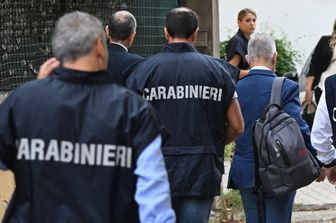 Sopralluogo dei carabinieri all'ex hotel Astor