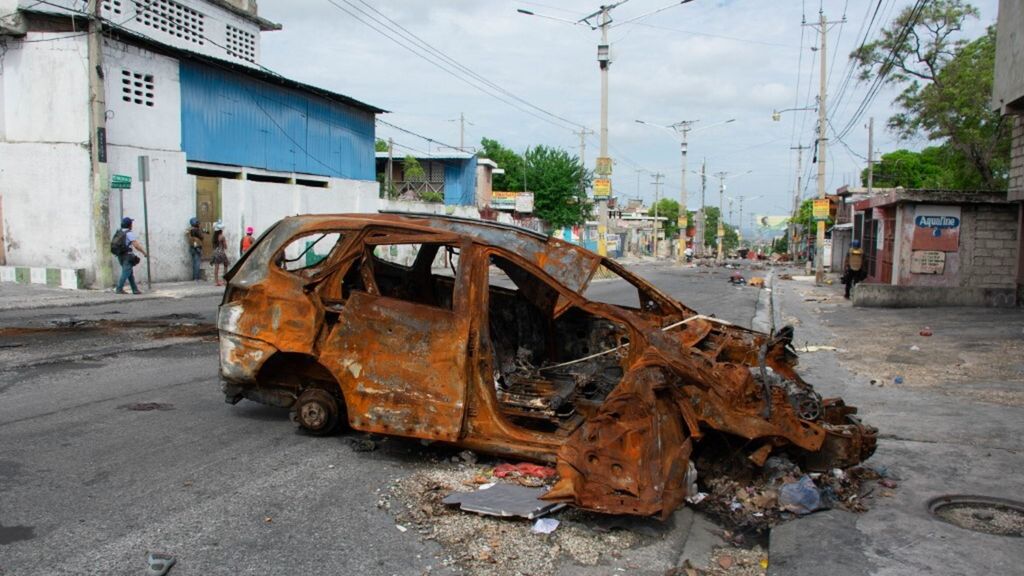 Ondata di violenza causata da bande criminali a Port-au-Prince, Haiti