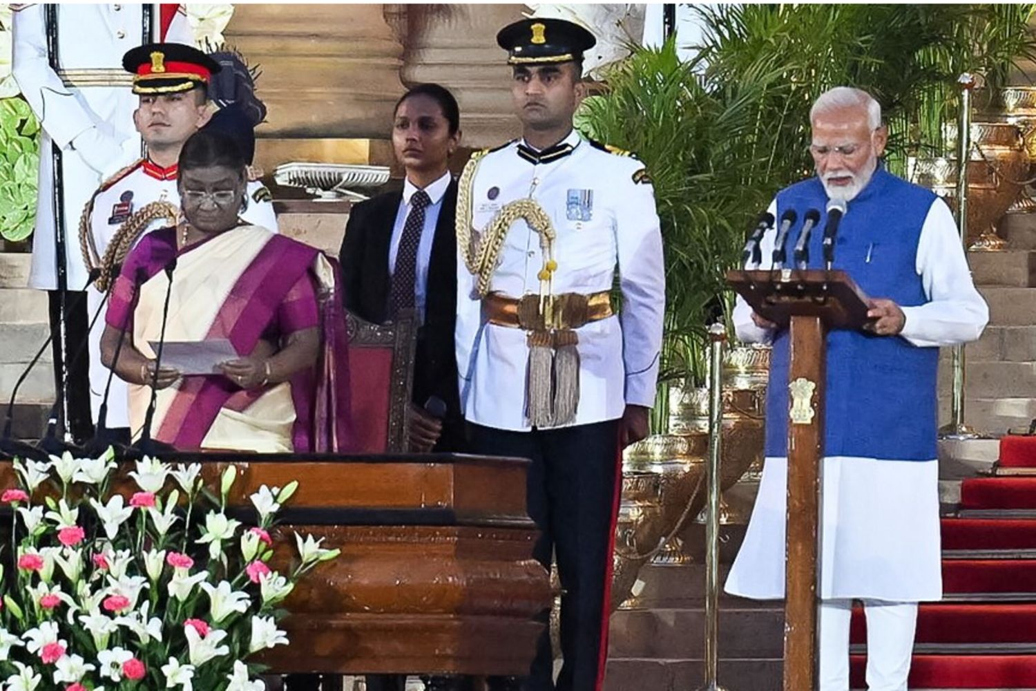 Il leader del Bharatiya Janata Party (BJP) indiano, Narendra Modi, presta giuramento per un terzo mandato come Primo Ministro del Paese