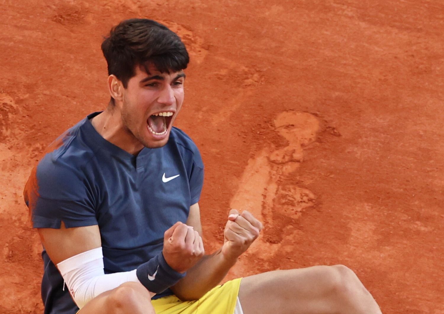 alcaraz vince roland garros batte zverev