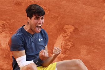 alcaraz vince roland garros batte zverev