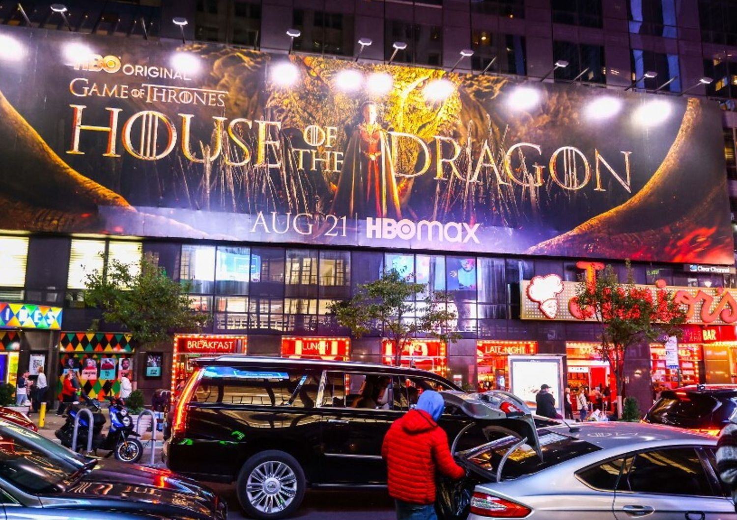 L'enorme striscione di House of the Dragons a Broadway nell'ottobre del 2022