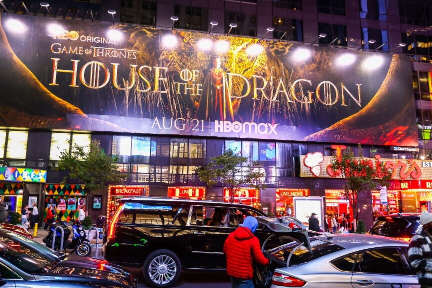 L'enorme striscione di House of the Dragons a Broadway nell'ottobre del 2022