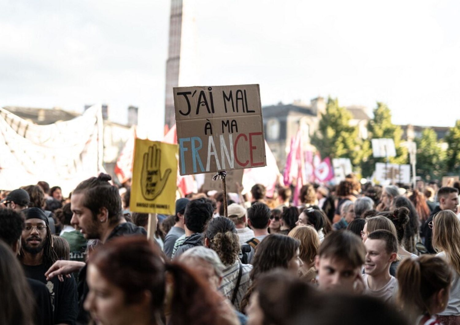 Proteste in francia dopo le elezioni europee