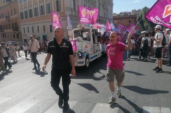 roma pride corteo attraversa centro capitale