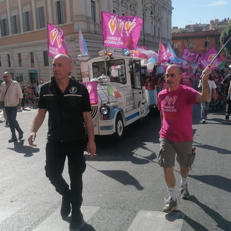 roma pride corteo attraversa centro capitale