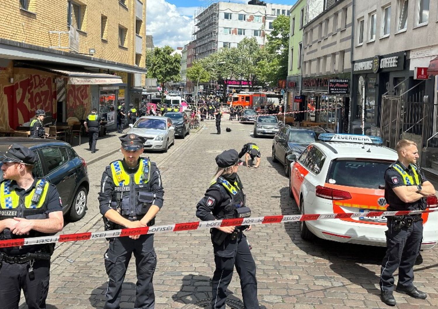 amburgo ascia molotov ferito polizia tifosi olanda polonia euro 2024