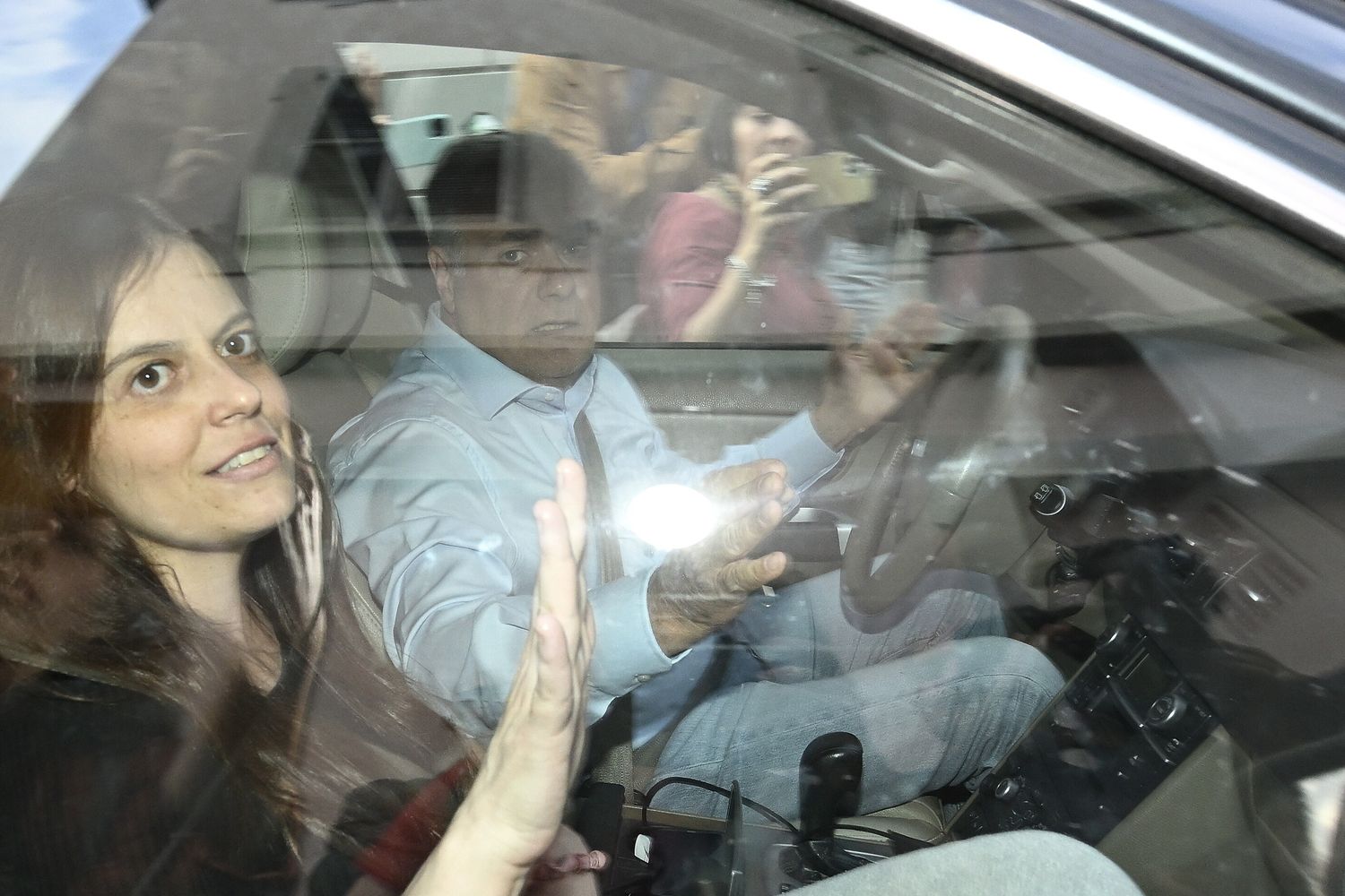 Ilaria Salis al suo arrivo a casa a Monza, il 15 giugno 2024