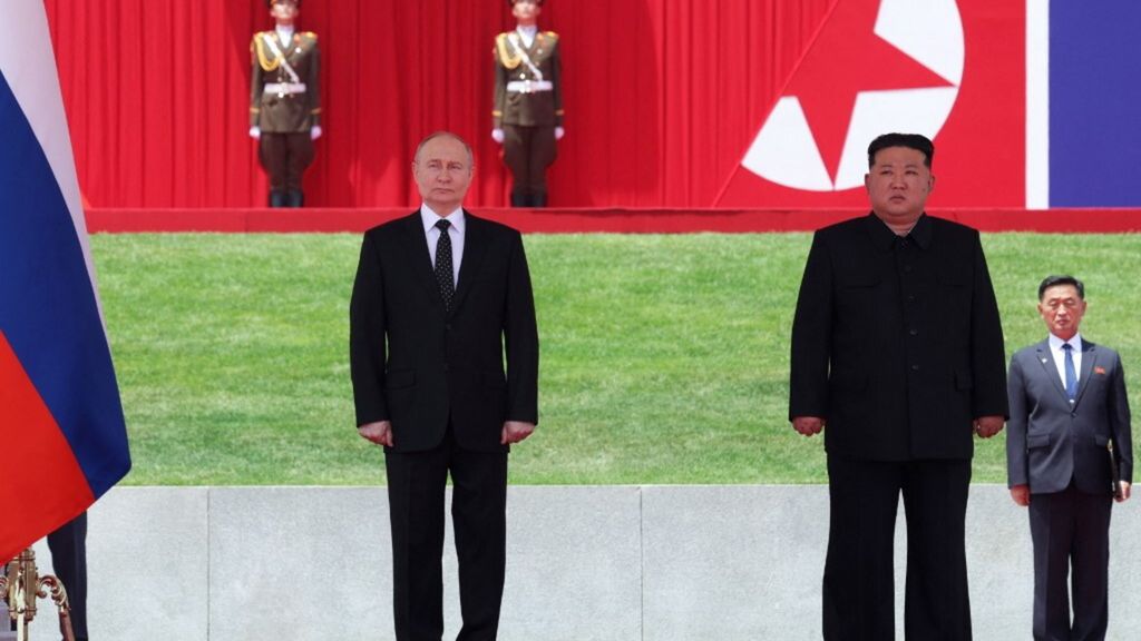 Vladimir Putin e Kim Jong a Pyongyang