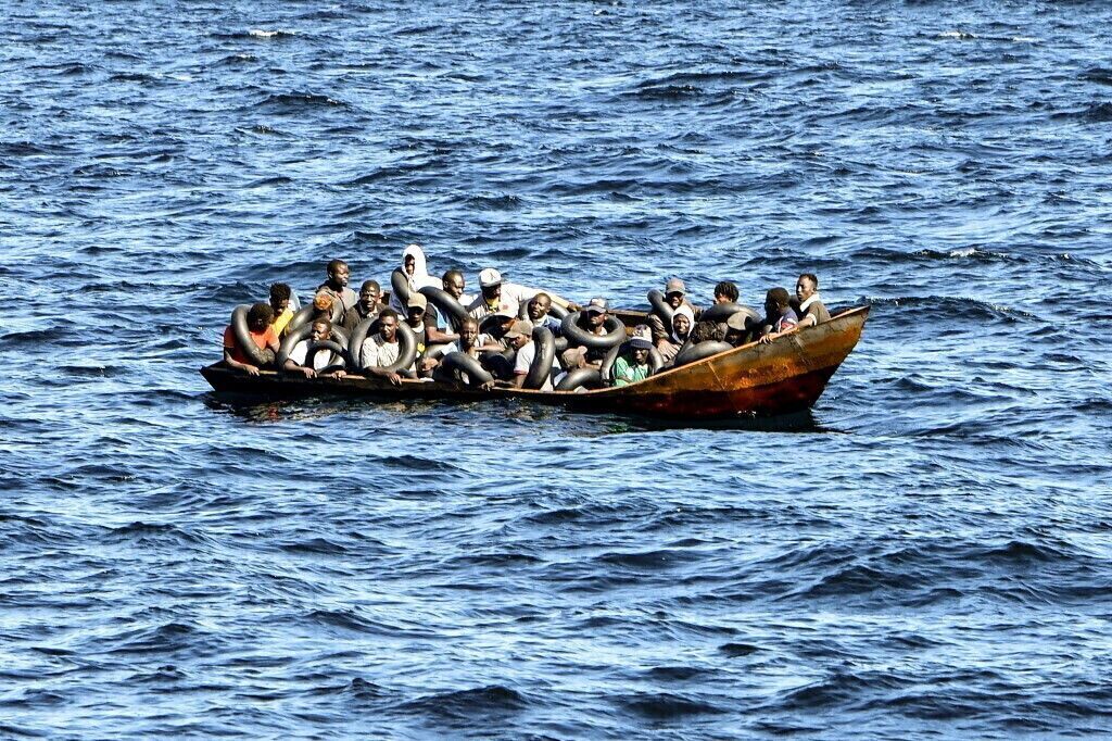 Migrants en difficulté dans la mer Méditerranée