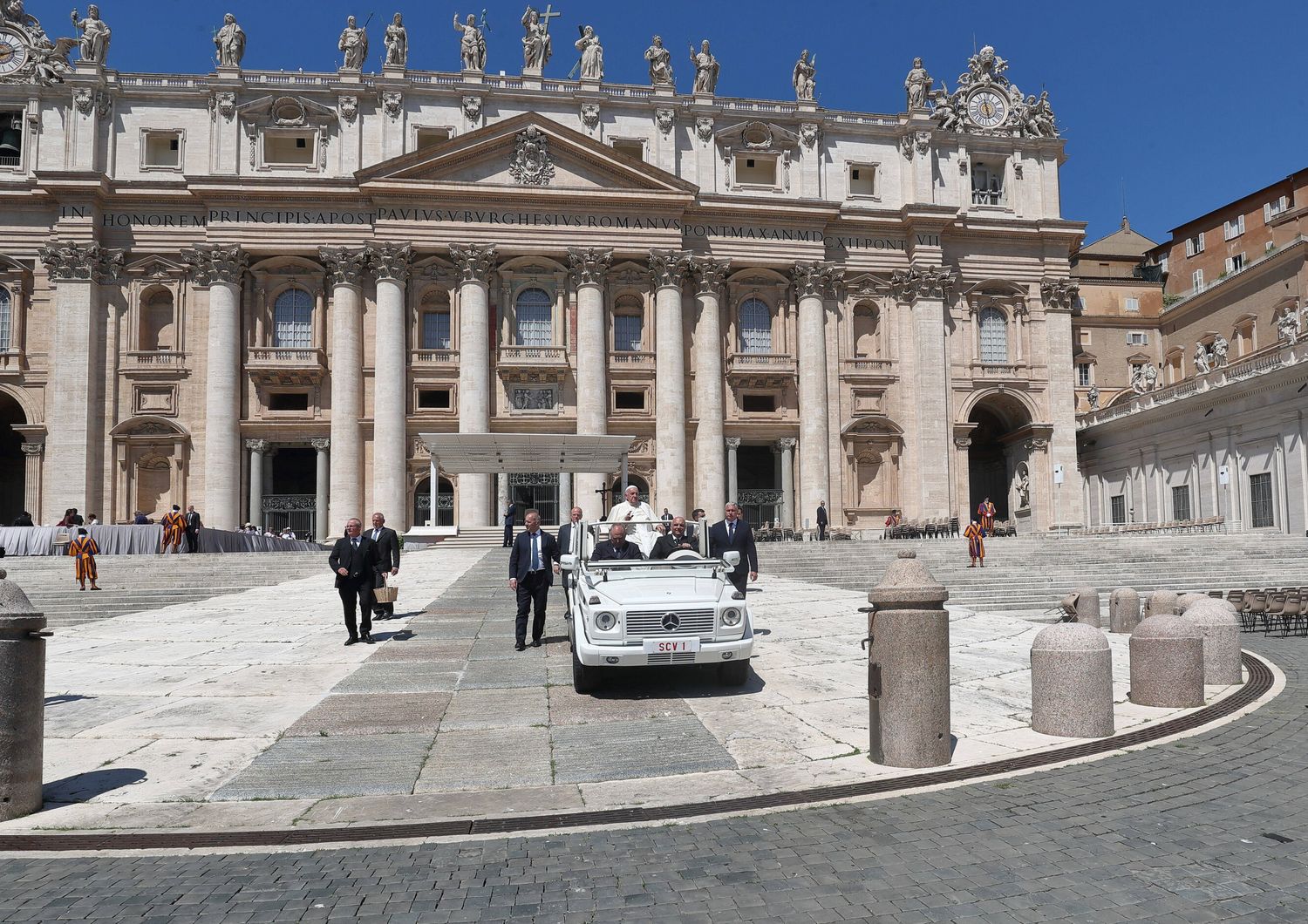 Citta del Vaticano. Udienza generale in piazza San Pietro, il 5 giugno 2024. Nella foto papa Francesco