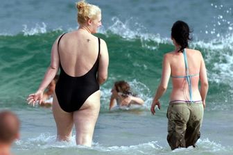 stati uniti new york fat beach day grassi in spiaggia