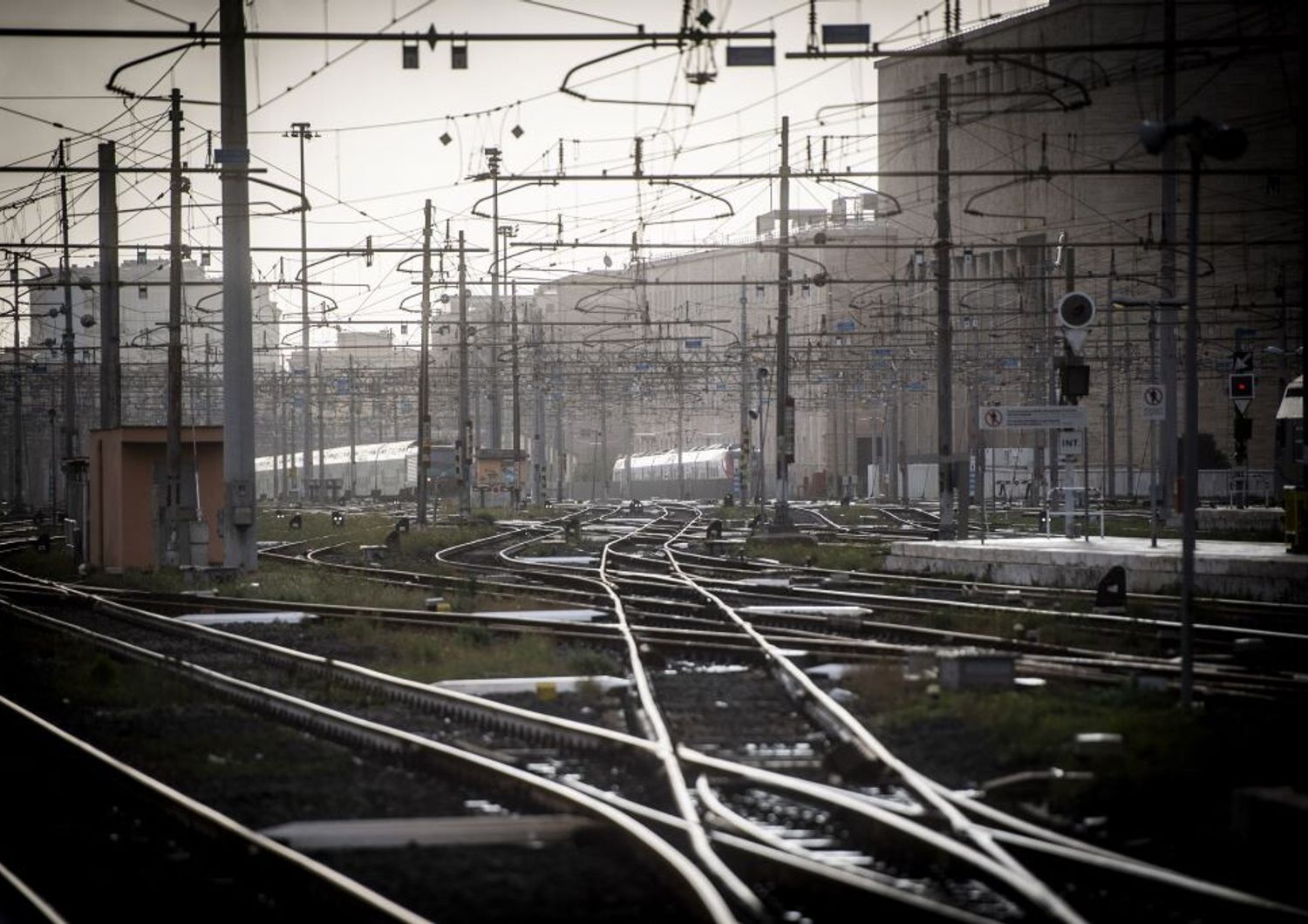 persone investite da treno brescia