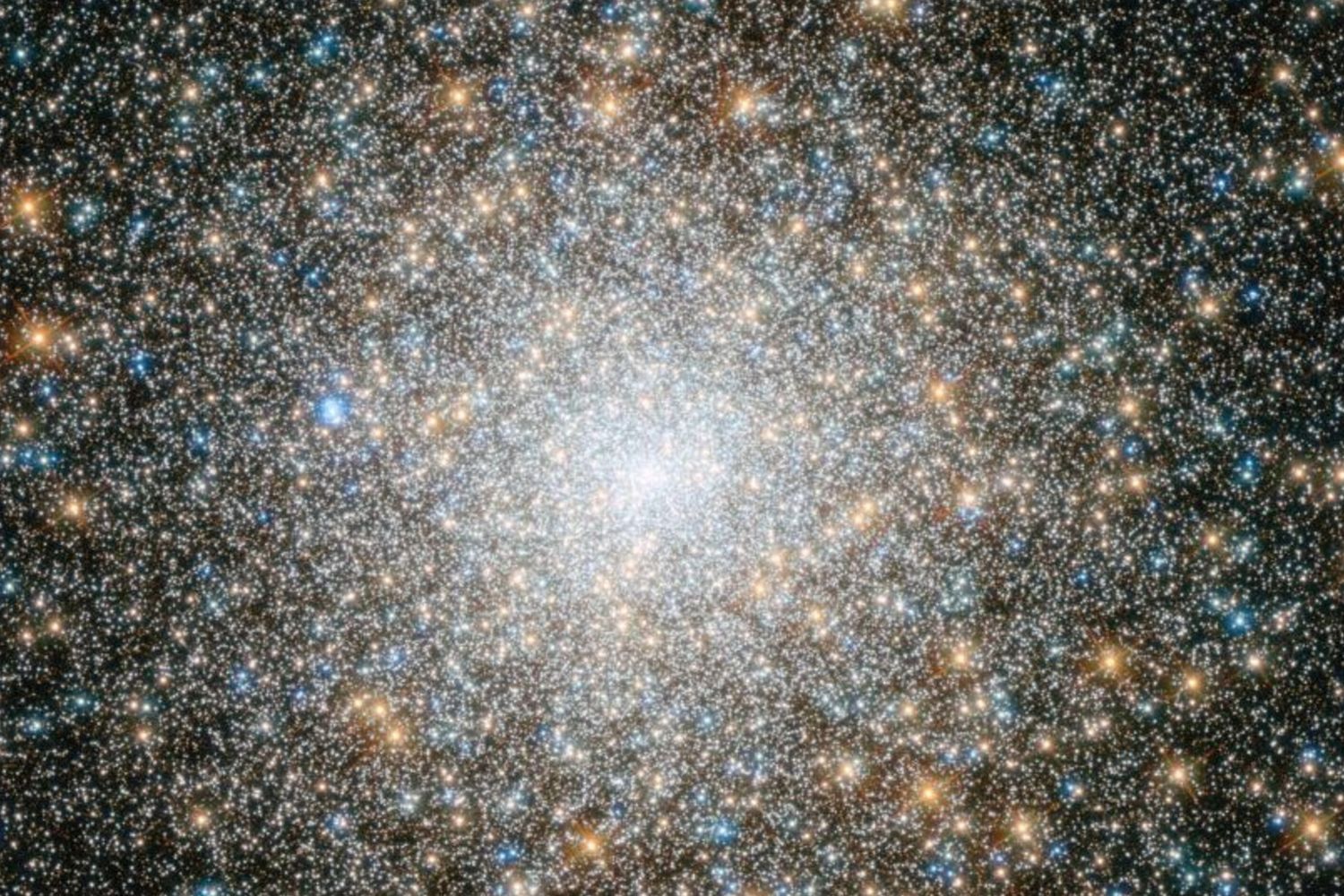 Immagine di un ammasso globulare attorno alla nostra Via Lattea