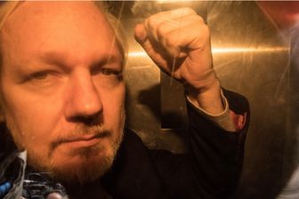 assange patteggia usa wikileaks australia