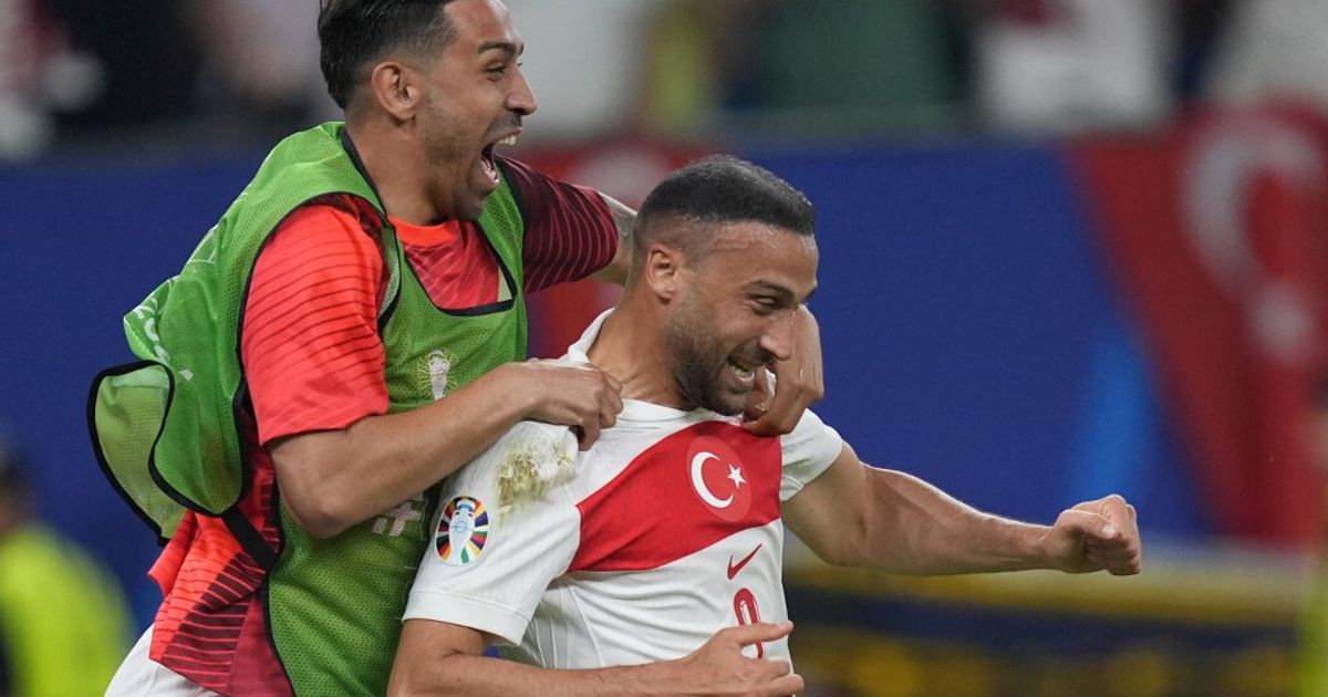 La Turquie bat la République tchèque 2-1 et atteint les huitièmes de finale