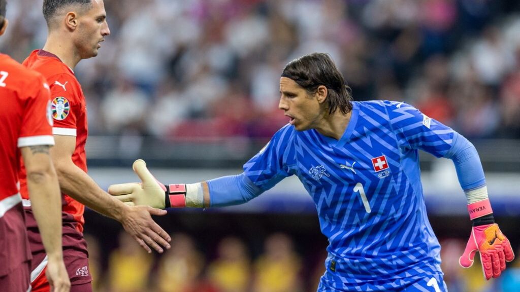 Il portiere dell'Inter, Yann Sommer, prima del match tra Svizzera e Germania a Euro 2024