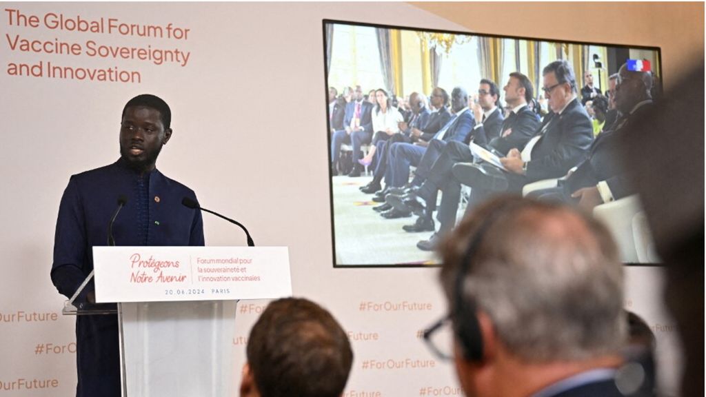 Le président  Bassirou Diomaye Faye au Forum mondial  pour la souveraineté et l'innovation en matière de vaccins, Paris 2024