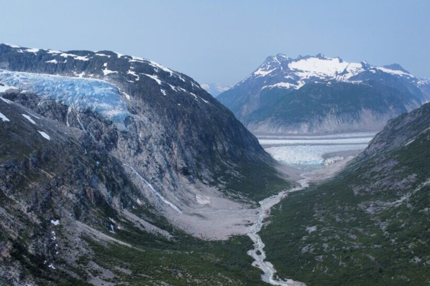 Avalanche Canyon con il ghiacciaio Gilkey sullo sfondo, che mostra una valle glaciale ripidamente incisa