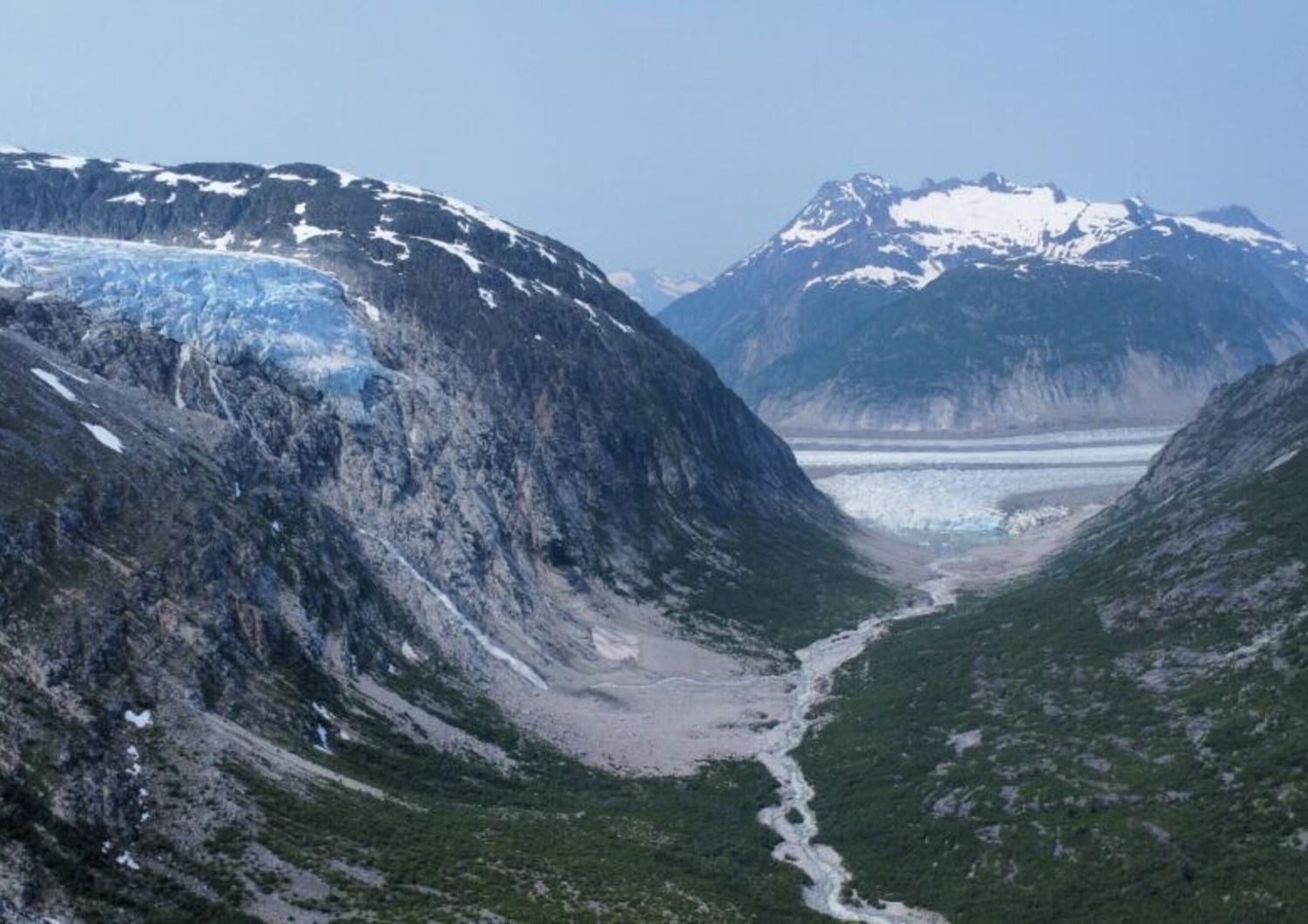Avalanche Canyon con il ghiacciaio Gilkey sullo sfondo, che mostra una valle glaciale ripidamente incisa