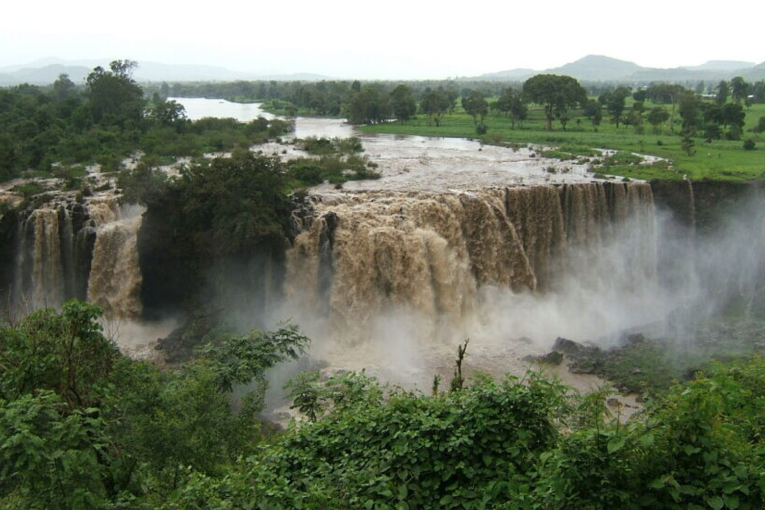 Cascata sul fiume Nilo Azzurro nel Gojjam Occidentale, Regione di Amhara, Etiopia. Questa regione è minacciata da calamità naturali come le inondazioni dovute al cambiamento climatico.