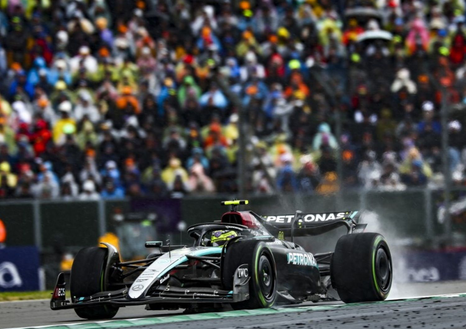 Lewis Hamilton su Mercedes vincitore del Gp di Gran Bretagna