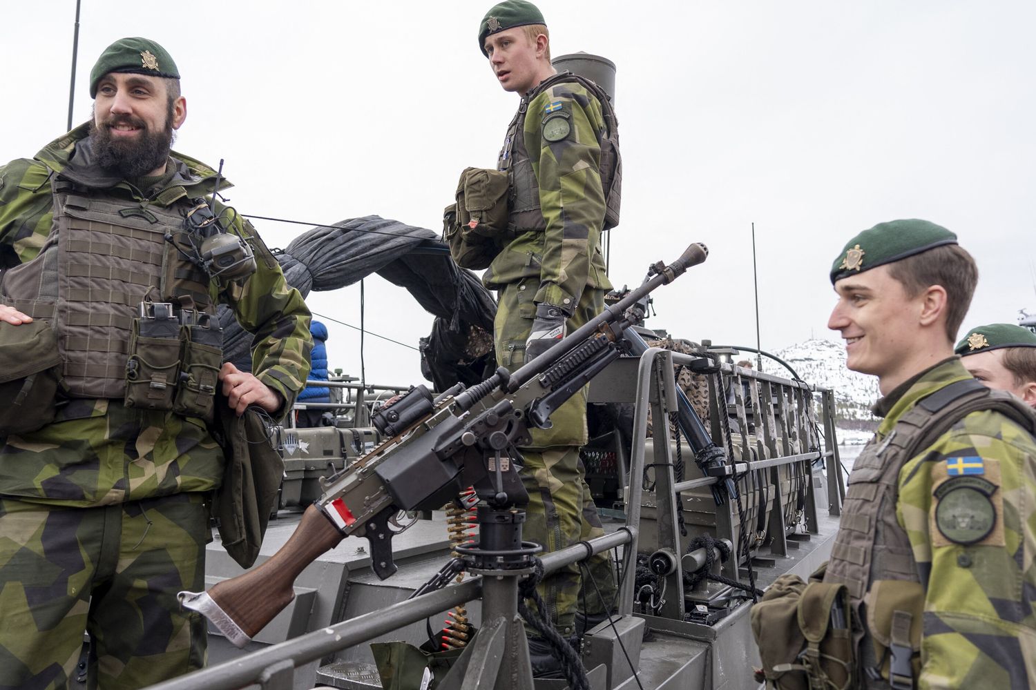 Soldati svedesi in un'esercitazione Nato