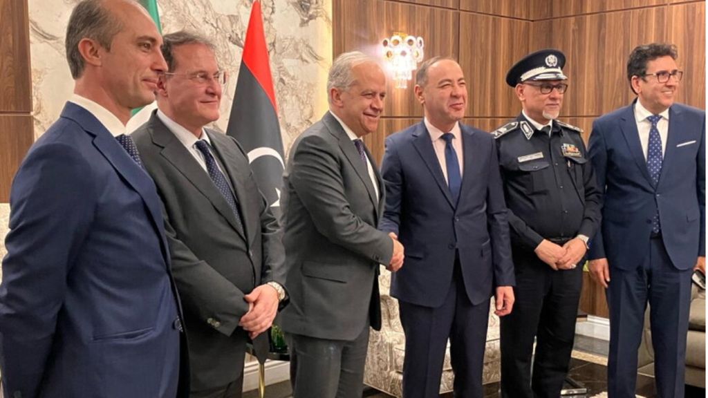 Le ministre de l'Intérieur italien Matteo Piantedosi lors de sa récente visite officielle en Libye